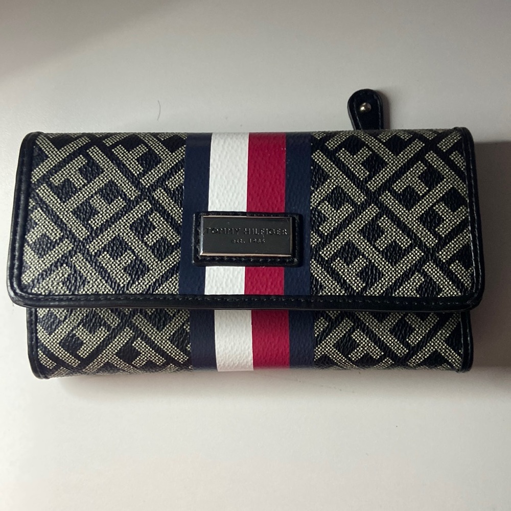 tommy hilfiger wallet